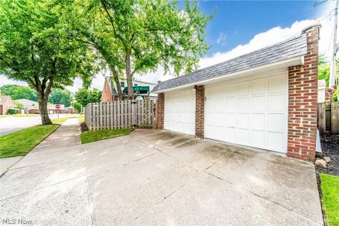 1376 Parkview Drive Lyndhurst OH 44124