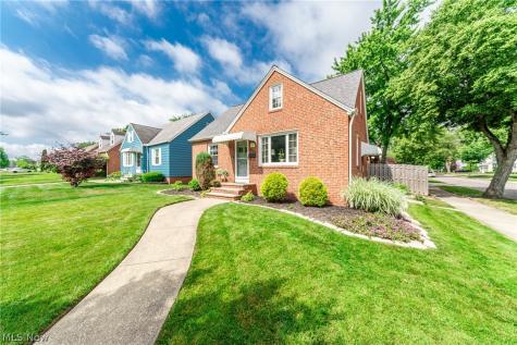 1376 Parkview Drive Lyndhurst OH 44124