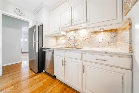 1376 Parkview Drive Lyndhurst OH 44124