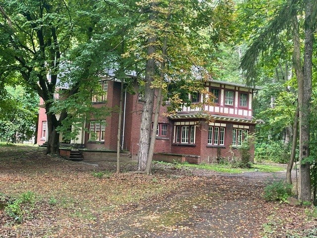 74 Maplewood Avenue Akron OH 44313
