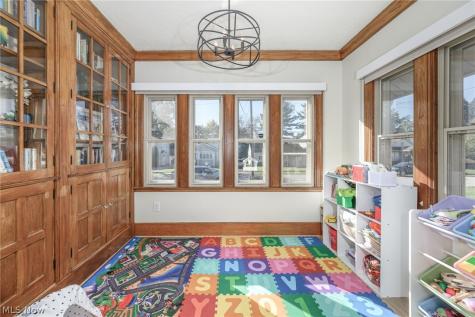 339 E Ford Avenue Barberton OH 44203