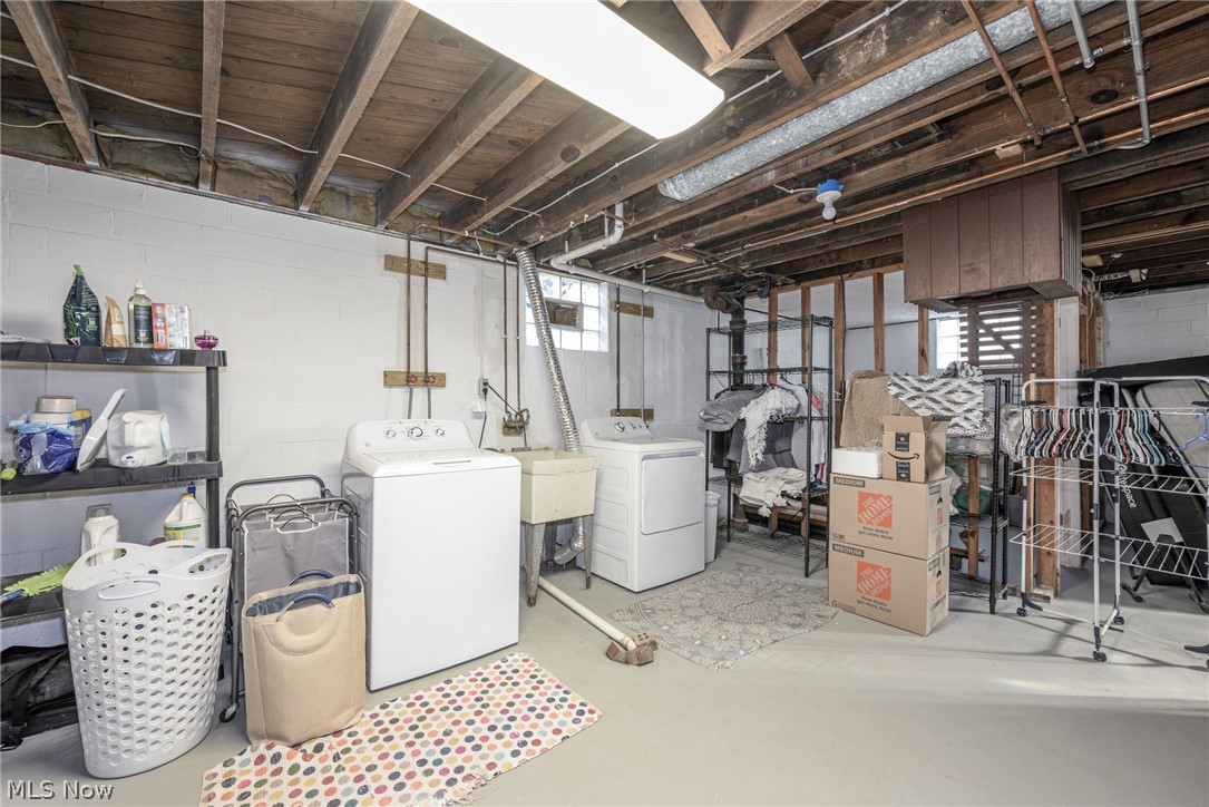 339 E Ford Avenue Barberton OH 44203