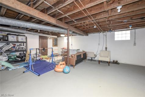 339 E Ford Avenue Barberton OH 44203
