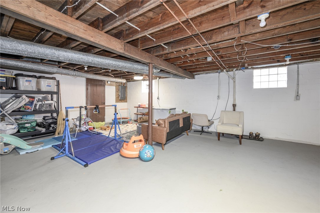 339 E Ford Avenue Barberton OH 44203