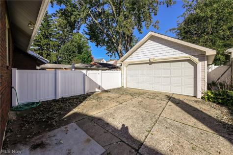 339 E Ford Avenue Barberton OH 44203