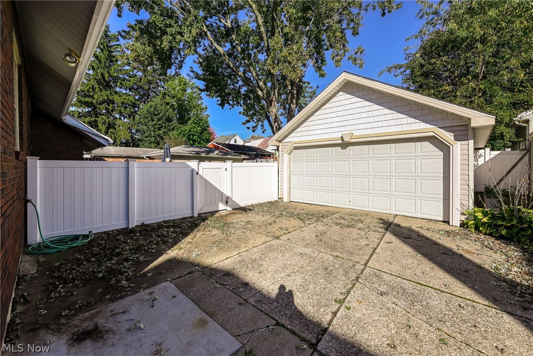 339 E Ford Avenue Barberton OH 44203