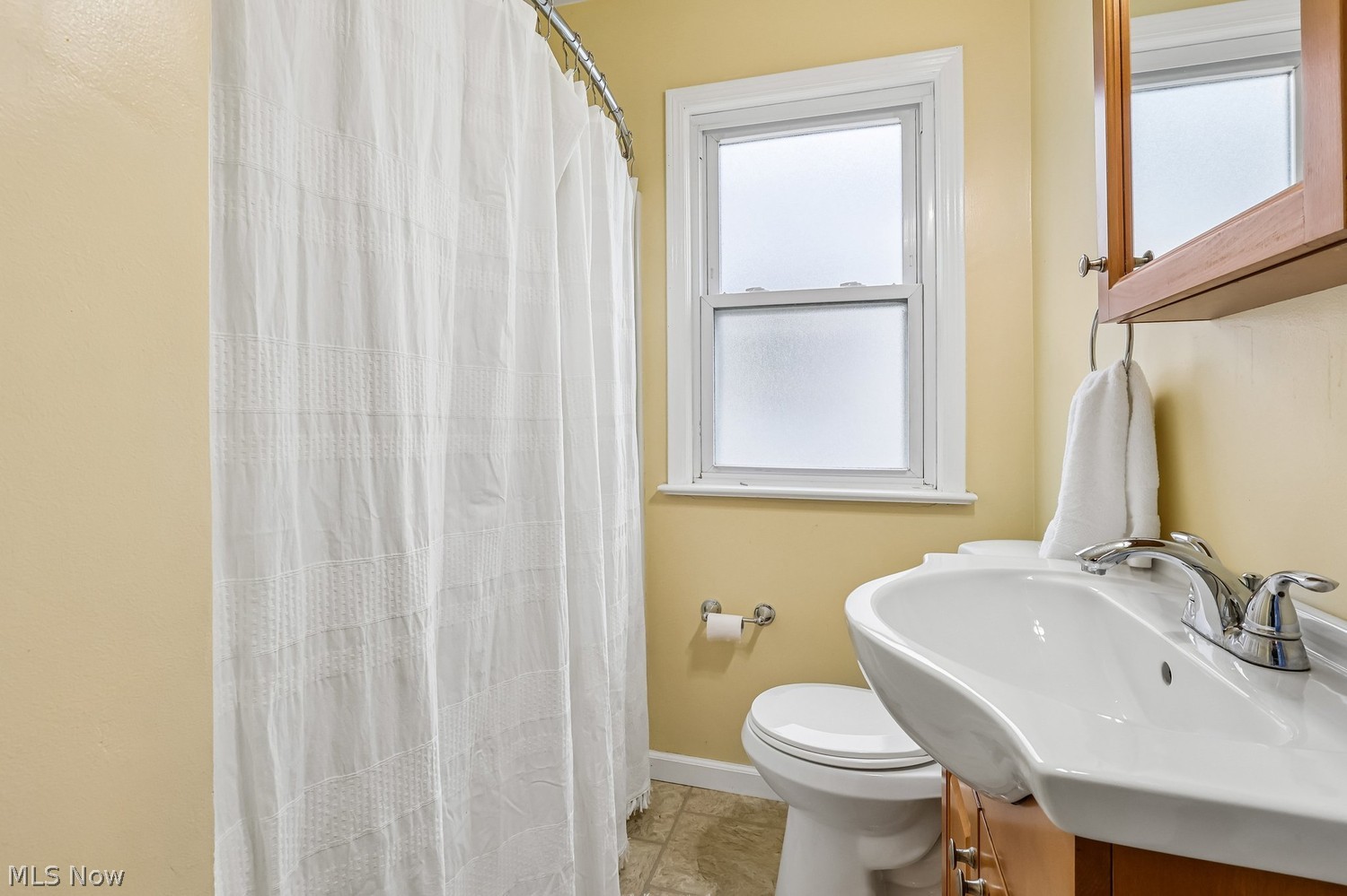 24023 E Oakland Road Bay Village OH 44140