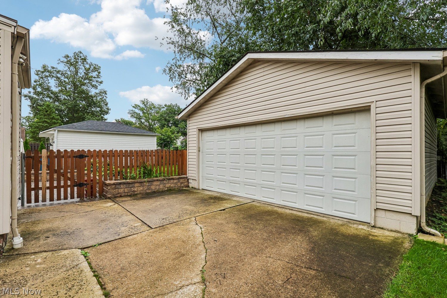 24023 E Oakland Road Bay Village OH 44140