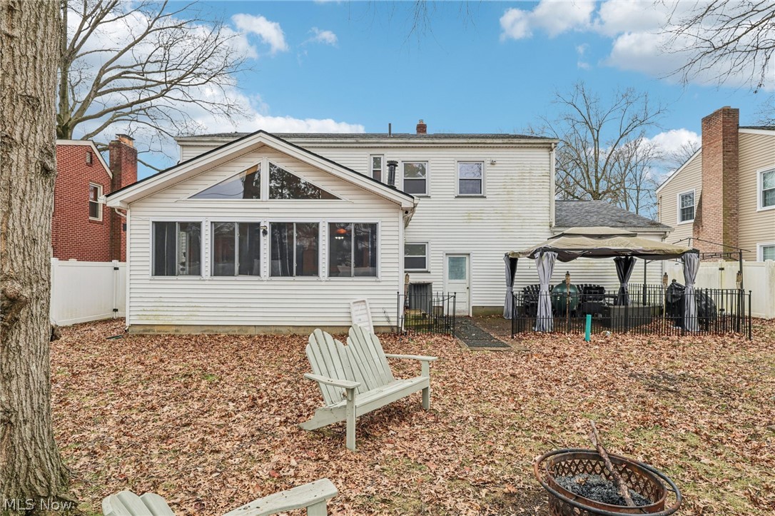 1682 Arthur Drive NW Warren OH 44485