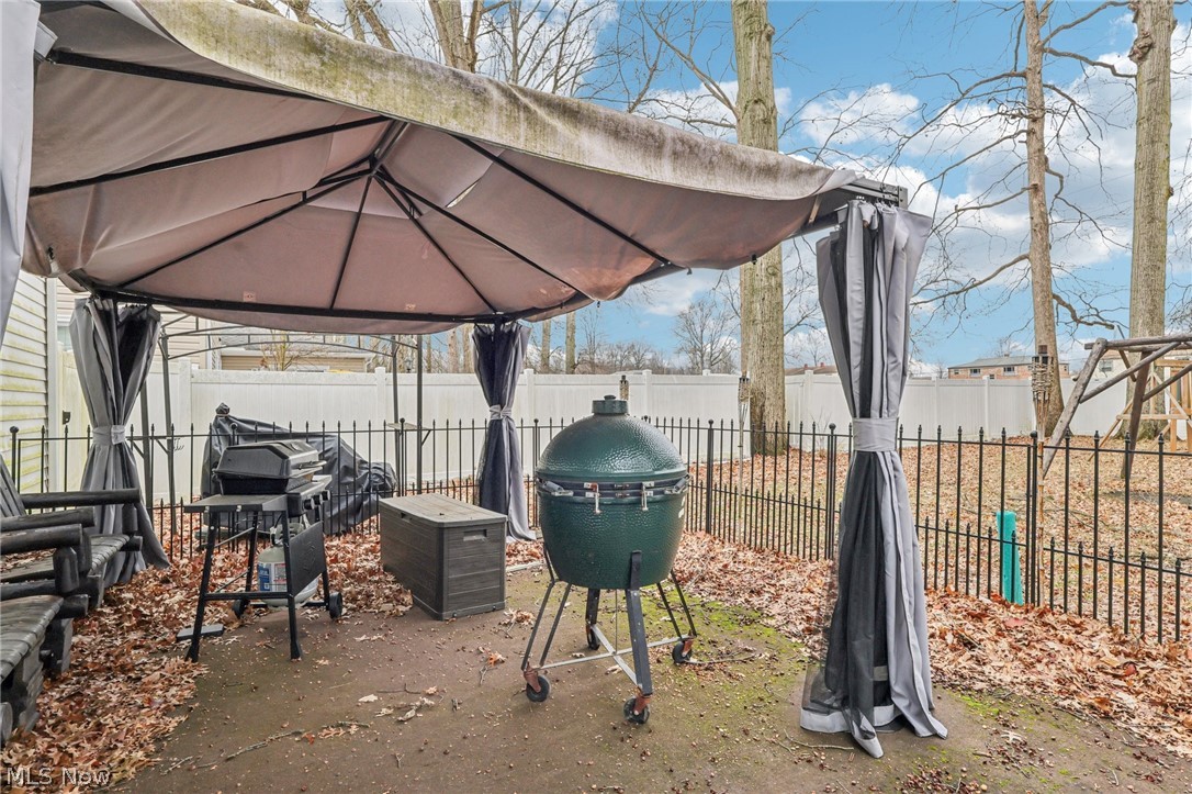 1682 Arthur Drive NW Warren OH 44485