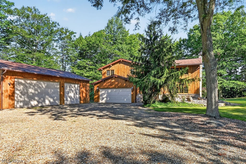 17506 Leggett Road Montville OH 44064