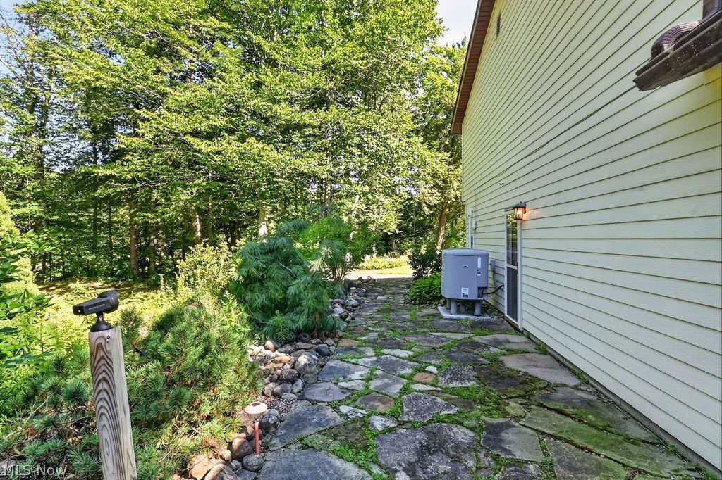 17506 Leggett Road Montville OH 44064