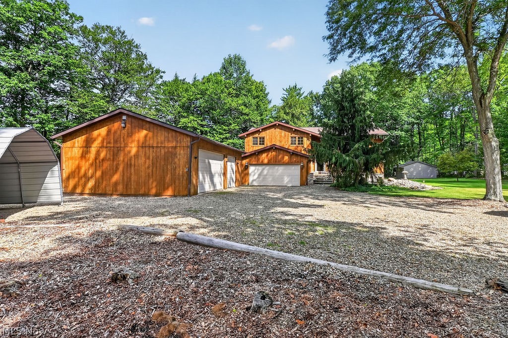 17506 Leggett Road Montville OH 44064
