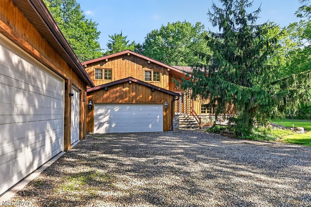 17506 Leggett Road Montville OH 44064