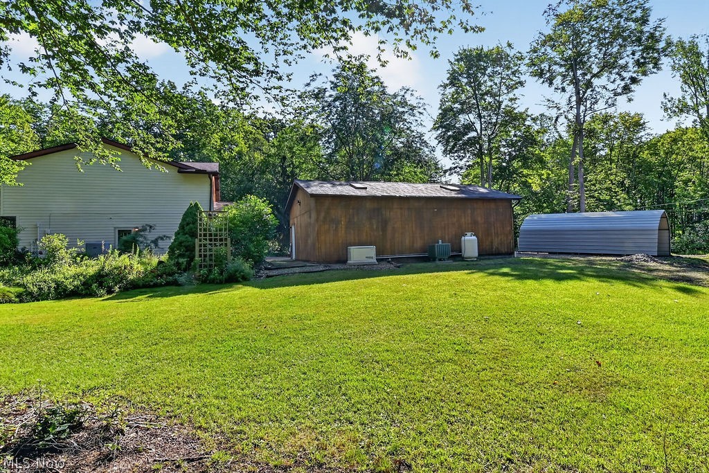 17506 Leggett Road Montville OH 44064
