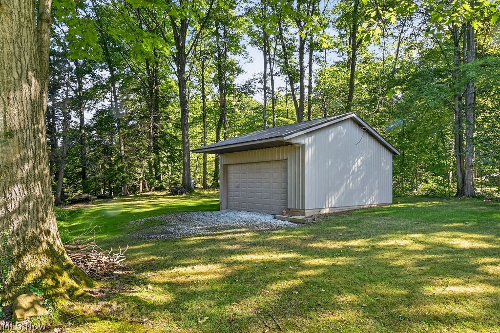 17506 Leggett Road Montville OH 44064