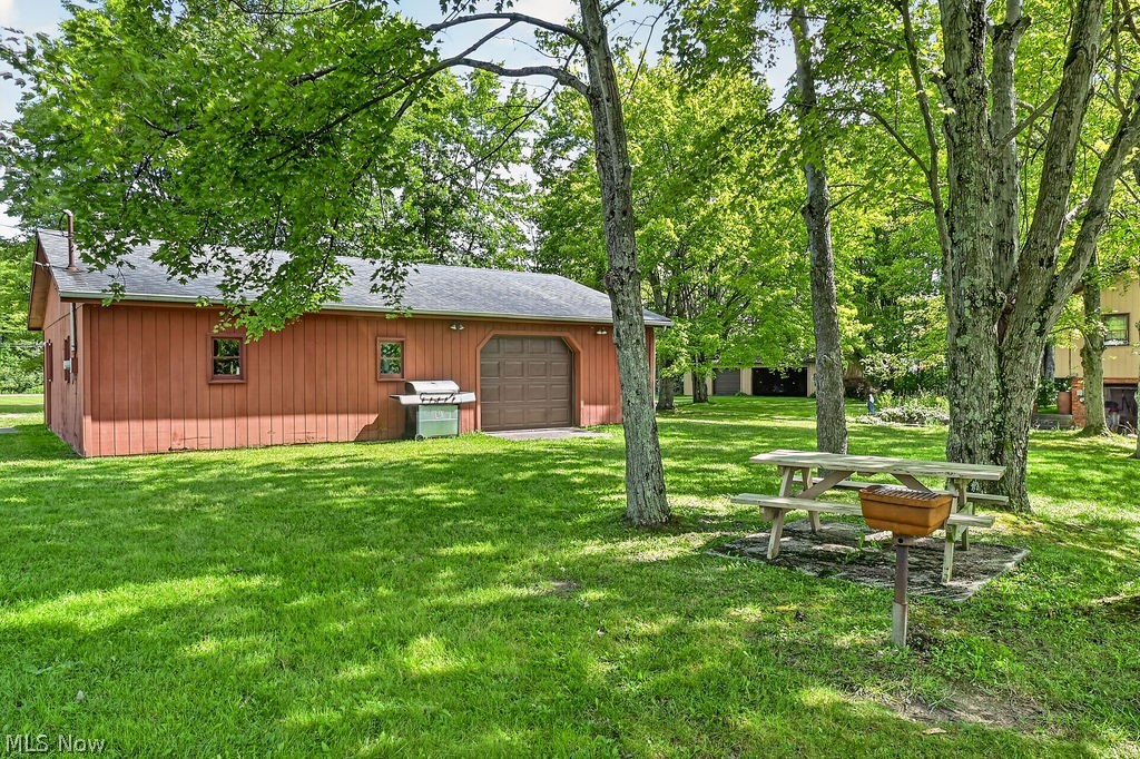 17506 Leggett Road Montville OH 44064