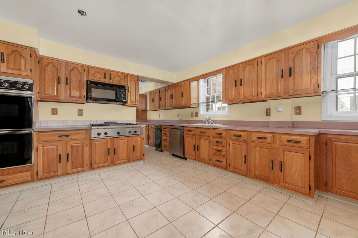 10707 Edgewater Drive Cleveland OH 44102