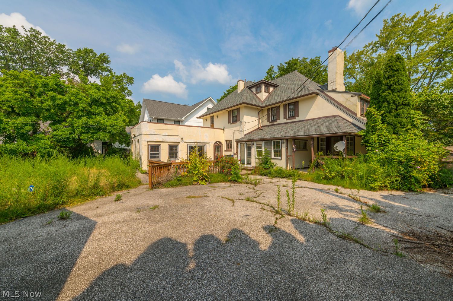 10707 Edgewater Drive Cleveland OH 44102