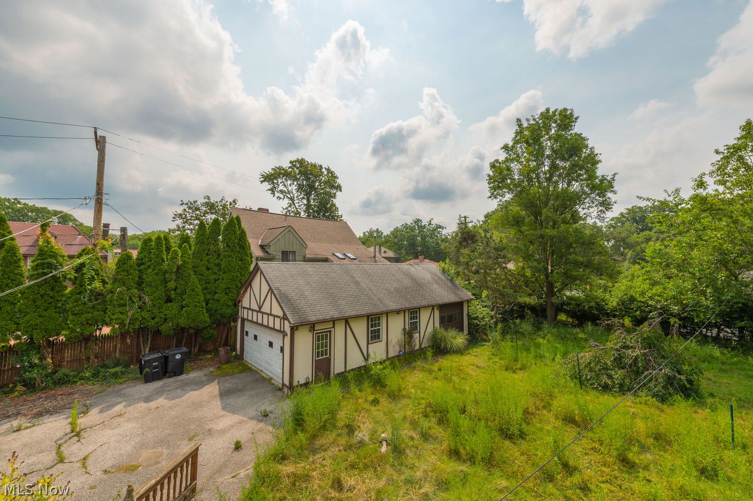 10707 Edgewater Drive Cleveland OH 44102