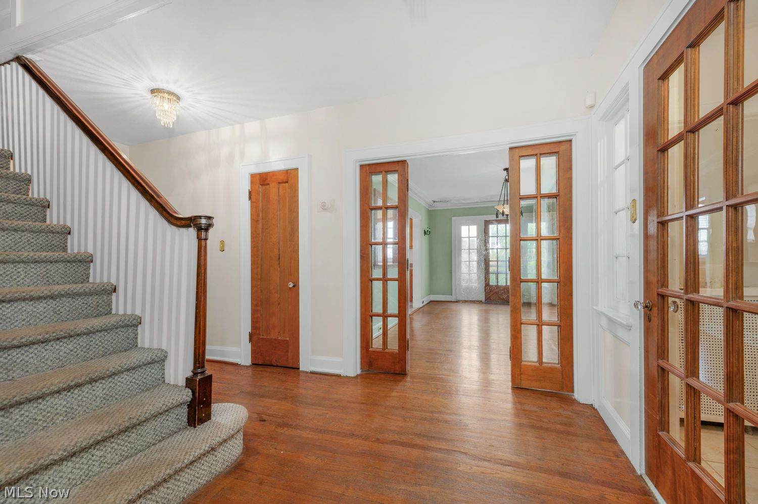 10707 Edgewater Drive Cleveland OH 44102