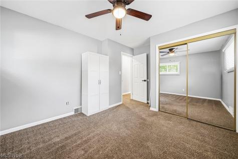 1976 Beverly Hills Drive Richmond Heights OH 44143