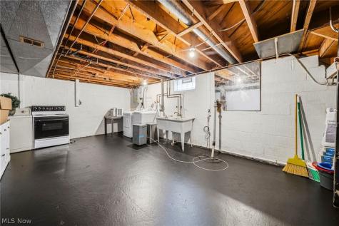 1976 Beverly Hills Drive Richmond Heights OH 44143