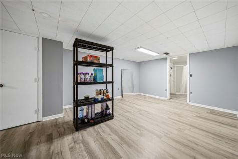 1976 Beverly Hills Drive Richmond Heights OH 44143
