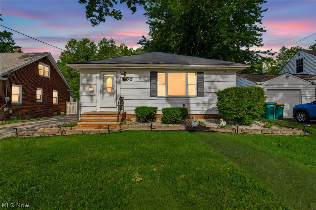 1976 Beverly Hills Drive Richmond Heights OH 44143