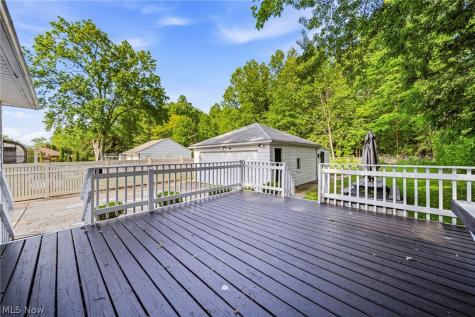 1976 Beverly Hills Drive Richmond Heights OH 44143