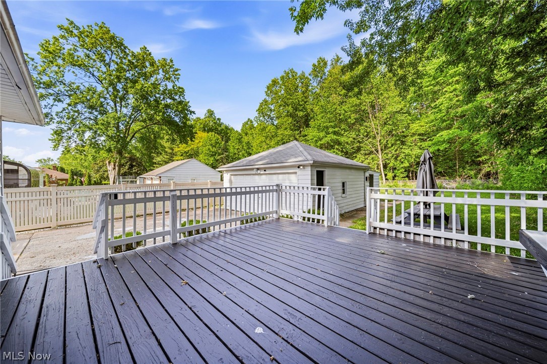 1976 Beverly Hills Drive Richmond Heights OH 44143
