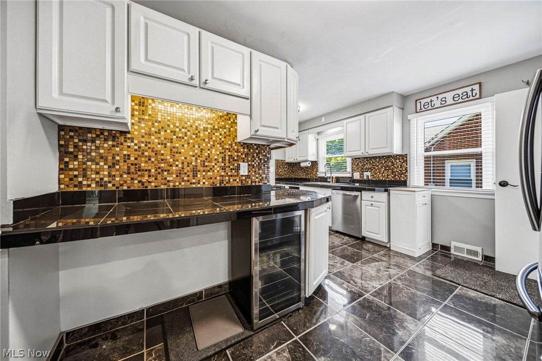 1976 Beverly Hills Drive Richmond Heights OH 44143