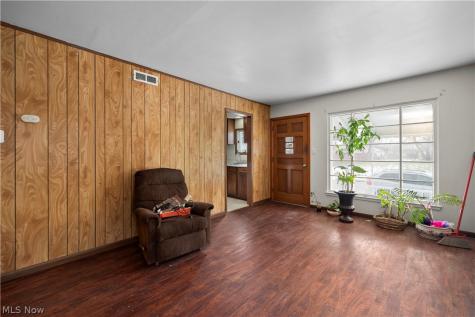 12809 Mcgowan Avenue Cleveland OH 44135