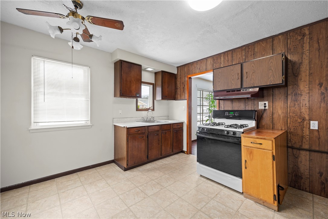 12809 Mcgowan Avenue Cleveland OH 44135