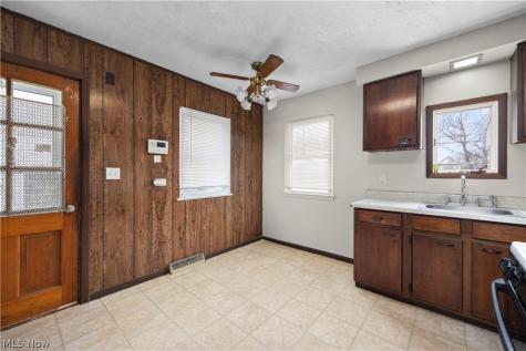12809 Mcgowan Avenue Cleveland OH 44135