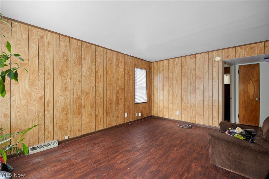12809 Mcgowan Avenue Cleveland OH 44135