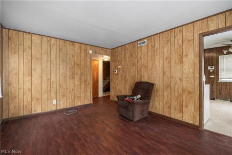 12809 Mcgowan Avenue Cleveland OH 44135
