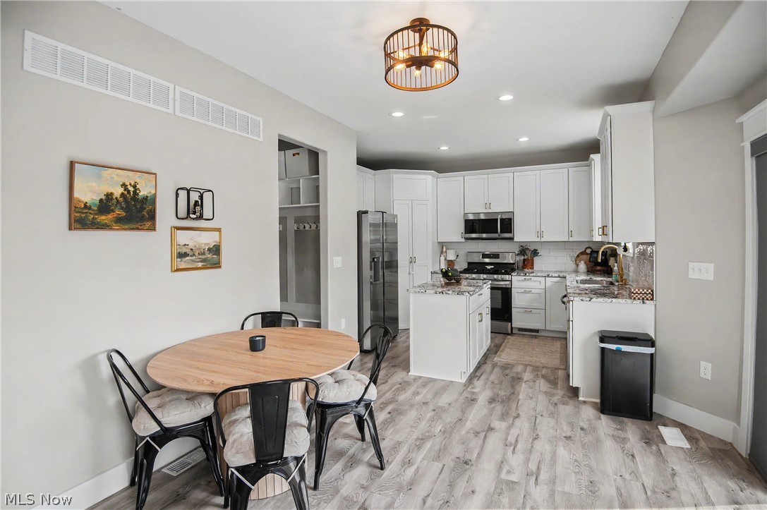 4463 Cloverlane Avenue NW Champion OH 44483