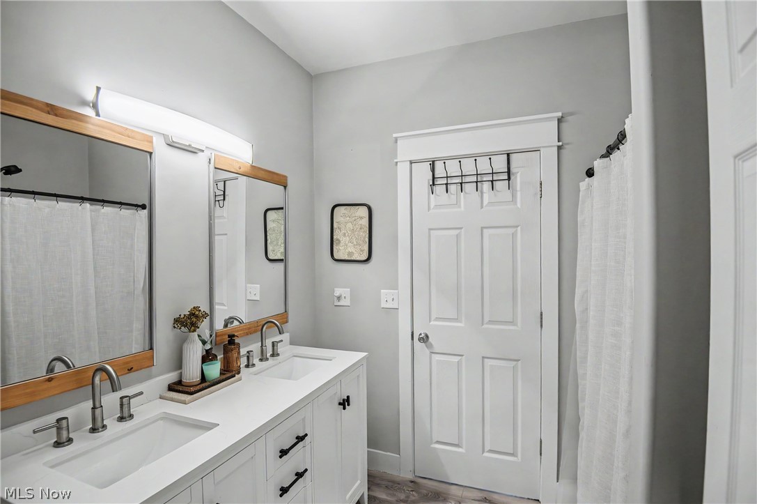4463 Cloverlane Avenue NW Champion OH 44483