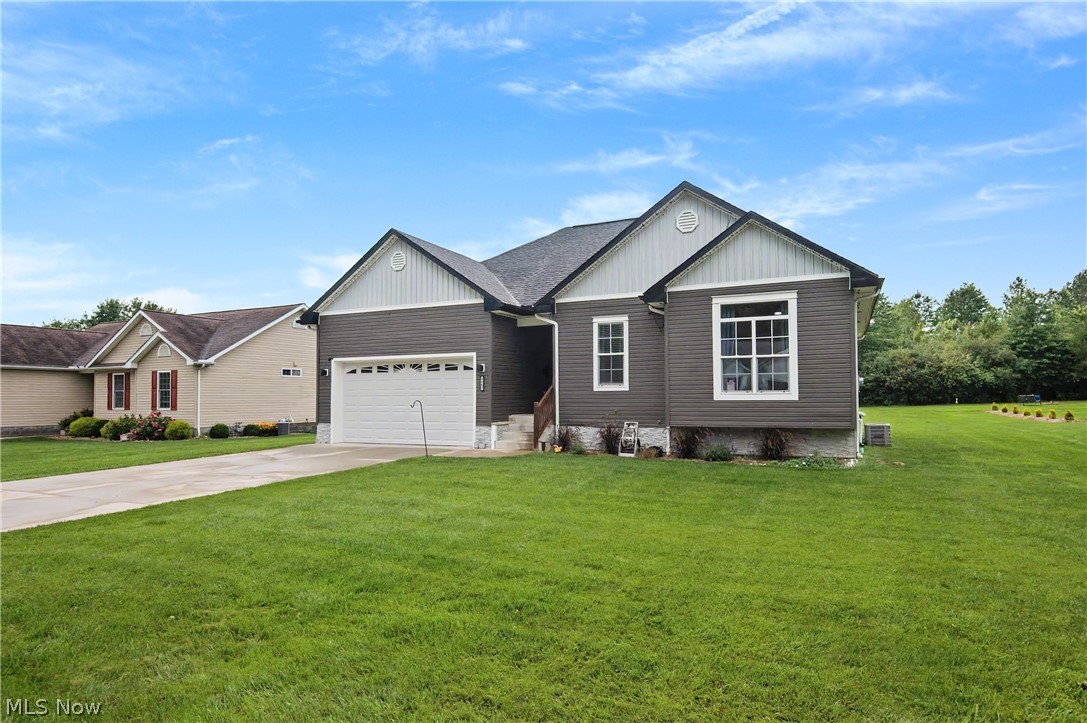 4463 Cloverlane Avenue NW Champion OH 44483