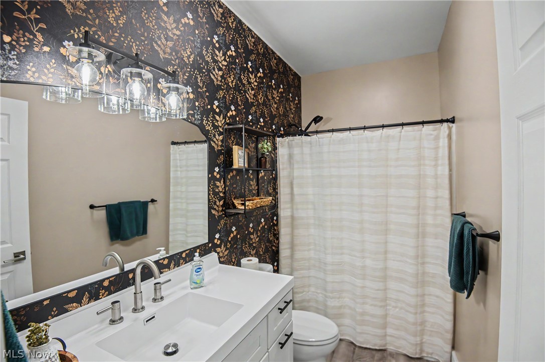 4463 Cloverlane Avenue NW Champion OH 44483
