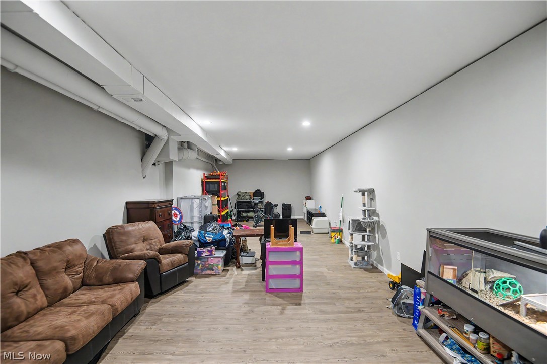 4463 Cloverlane Avenue NW Champion OH 44483