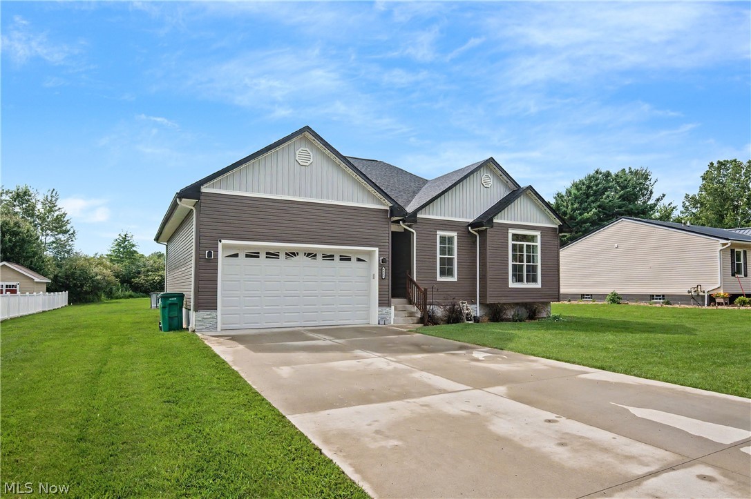 4463 Cloverlane Avenue NW Champion OH 44483