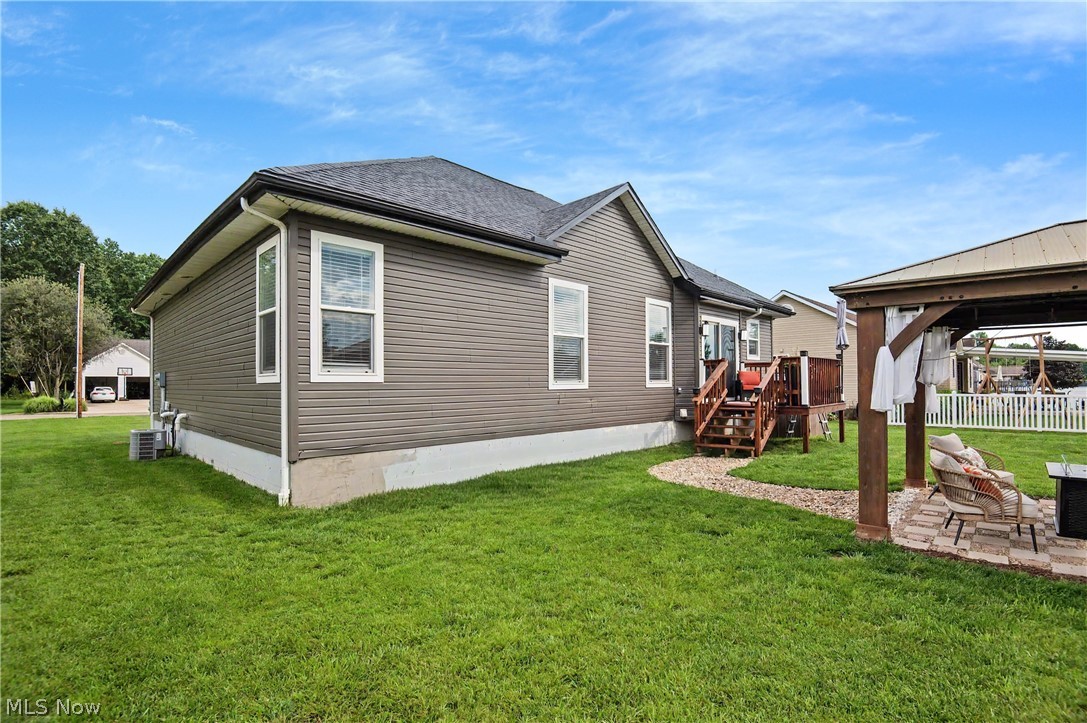 4463 Cloverlane Avenue NW Champion OH 44483