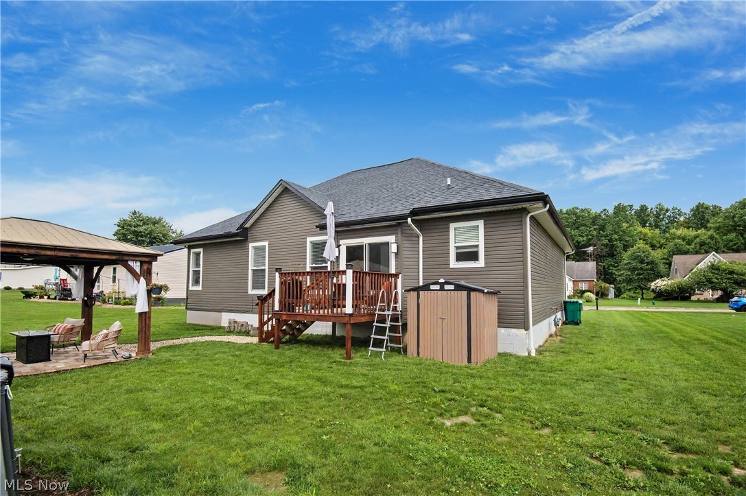 4463 Cloverlane Avenue NW Champion OH 44483