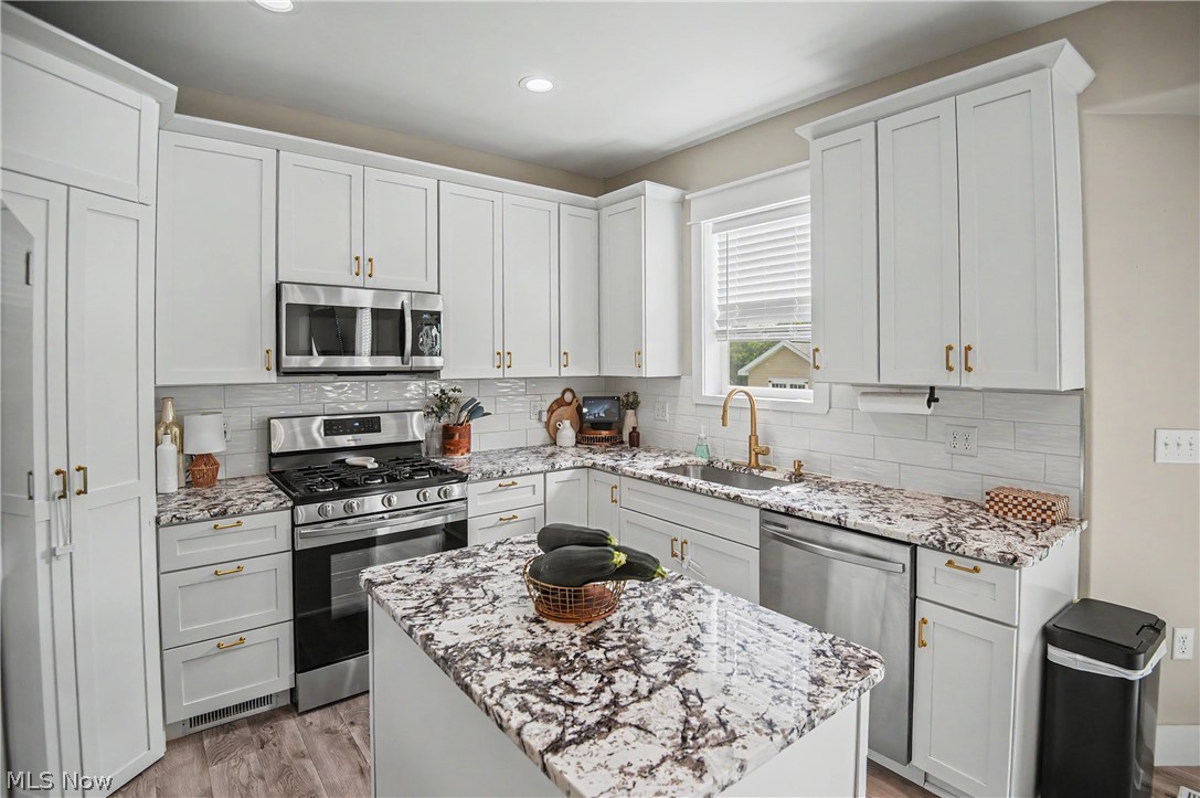 4463 Cloverlane Avenue NW Champion OH 44483
