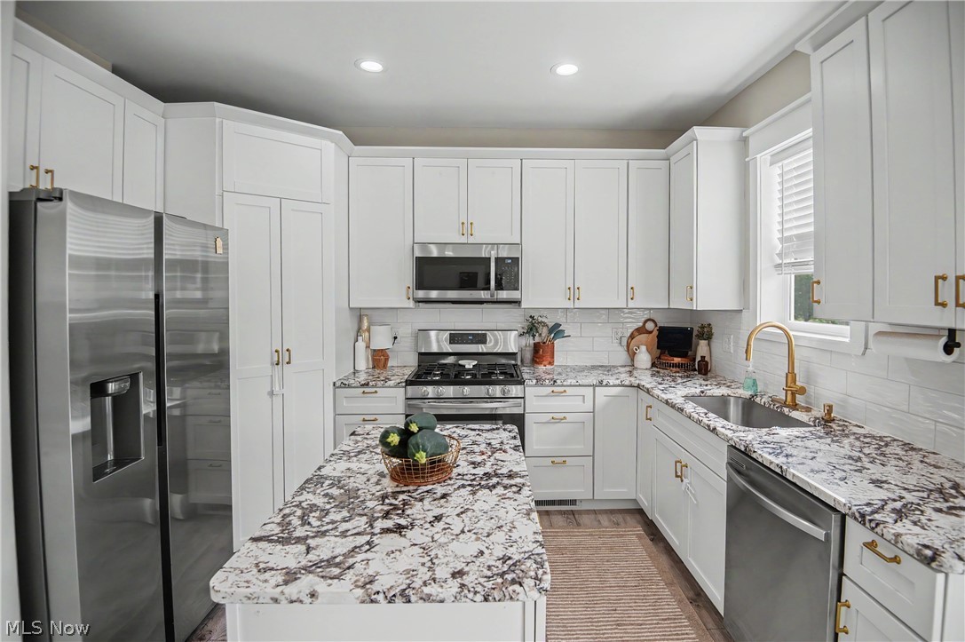4463 Cloverlane Avenue NW Champion OH 44483