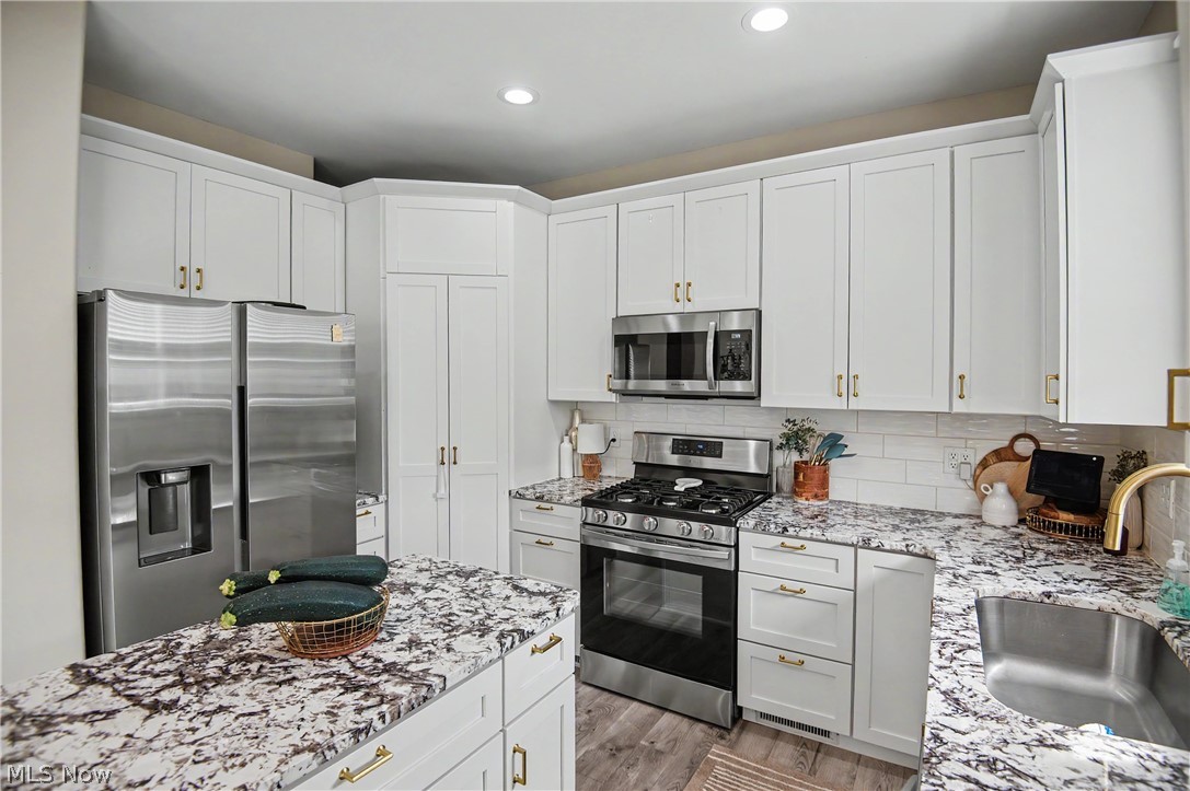 4463 Cloverlane Avenue NW Champion OH 44483