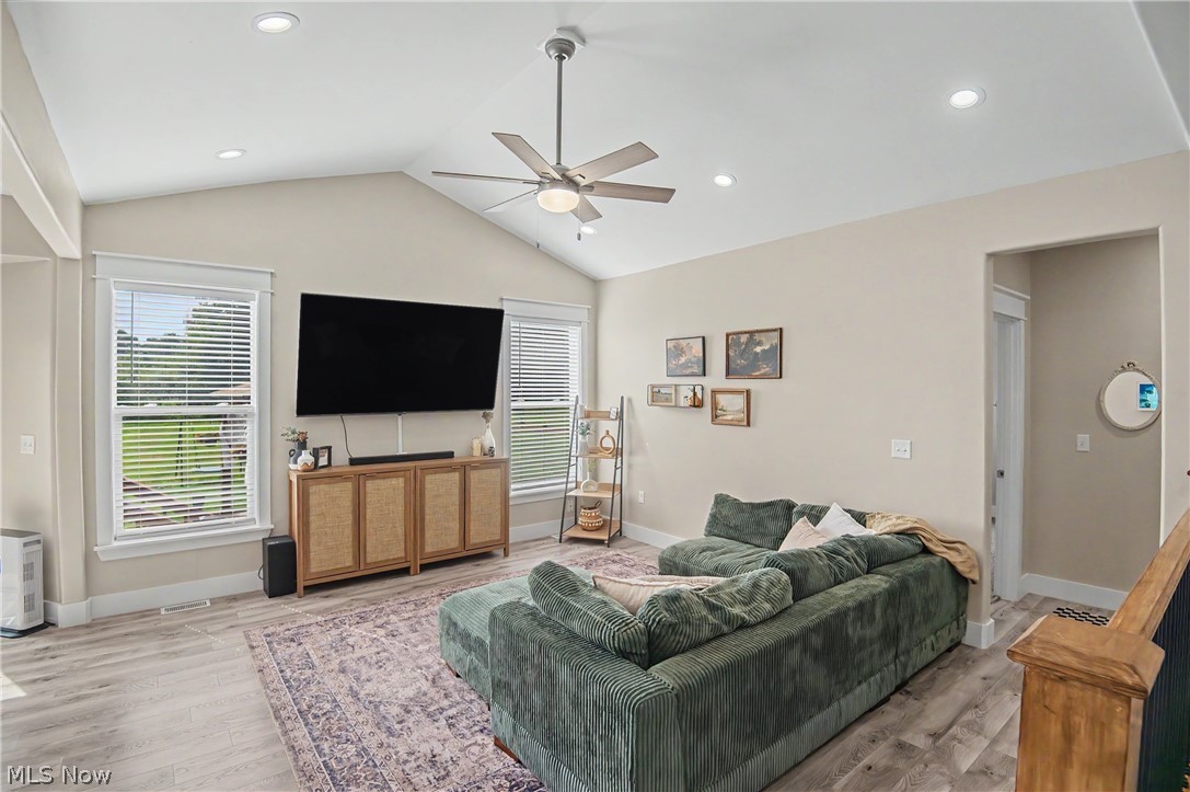 4463 Cloverlane Avenue NW Champion OH 44483