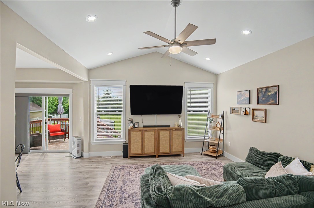 4463 Cloverlane Avenue NW Champion OH 44483